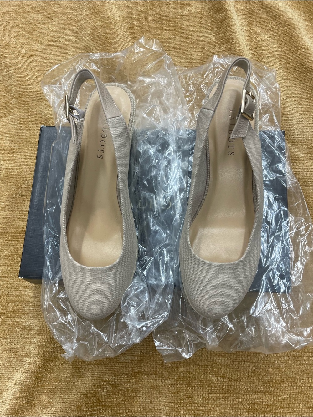 Talbots 2 1/2” wedge heel canvas, closed toe canvas size 8.5 espadrille